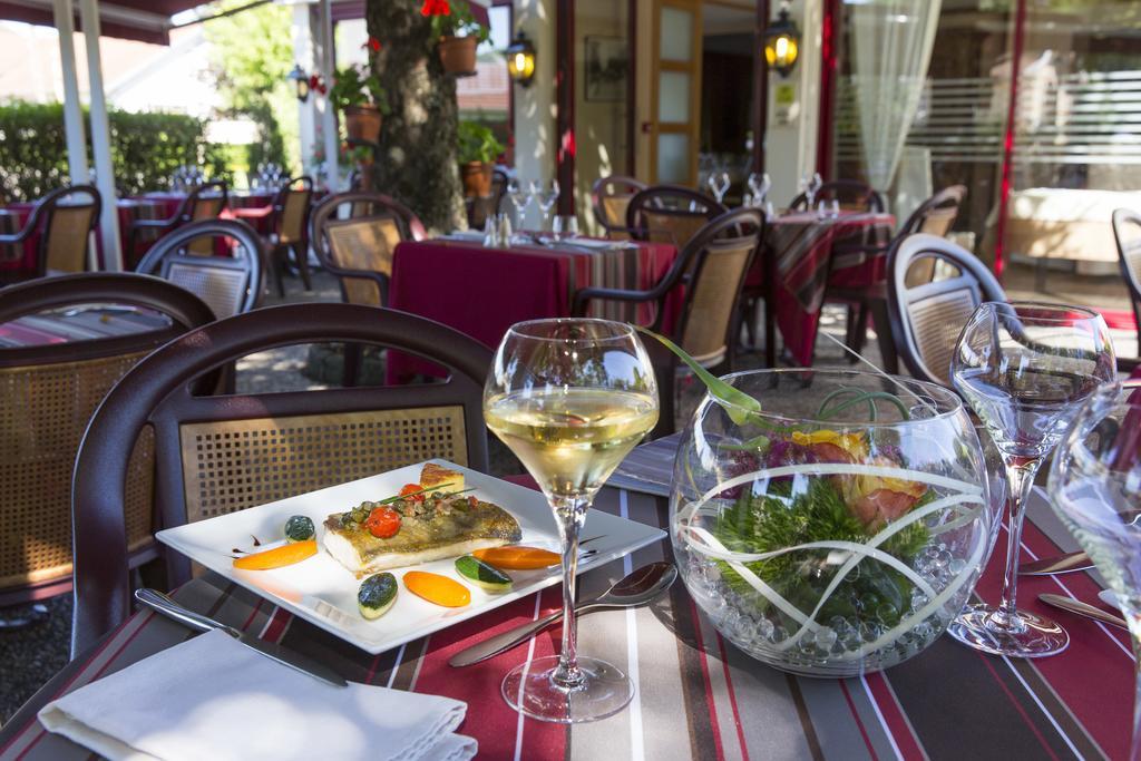 Auberge De La Terrasse Villersexel Екстериор снимка