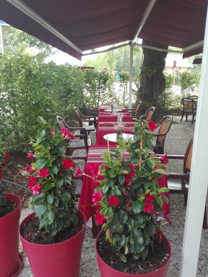 Auberge De La Terrasse Villersexel Екстериор снимка